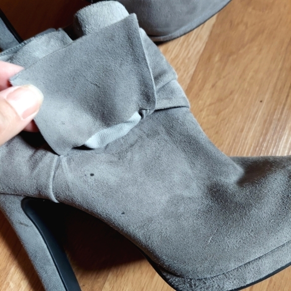 Gianni Bini Suede Heel Booties - Picture 13 of 15